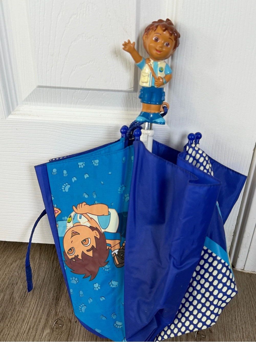 Vintage Go Diego Go! Animal Rescuer Umbrella with 3D Molded Handle